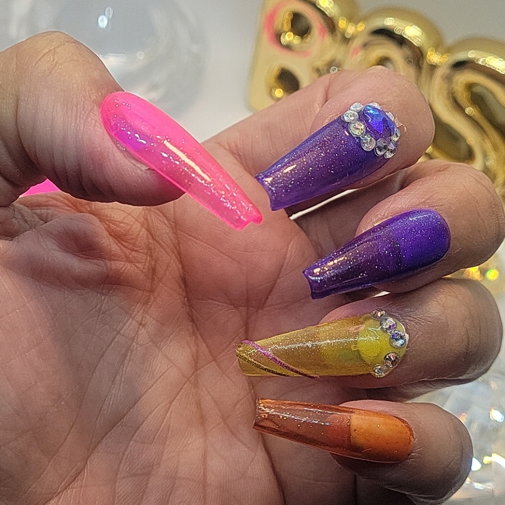 BLINGALICIOUS! PRESS ON NAILS - Picture 1 of 9